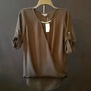 Beautiful, sophisticated blouse w gold neck accent